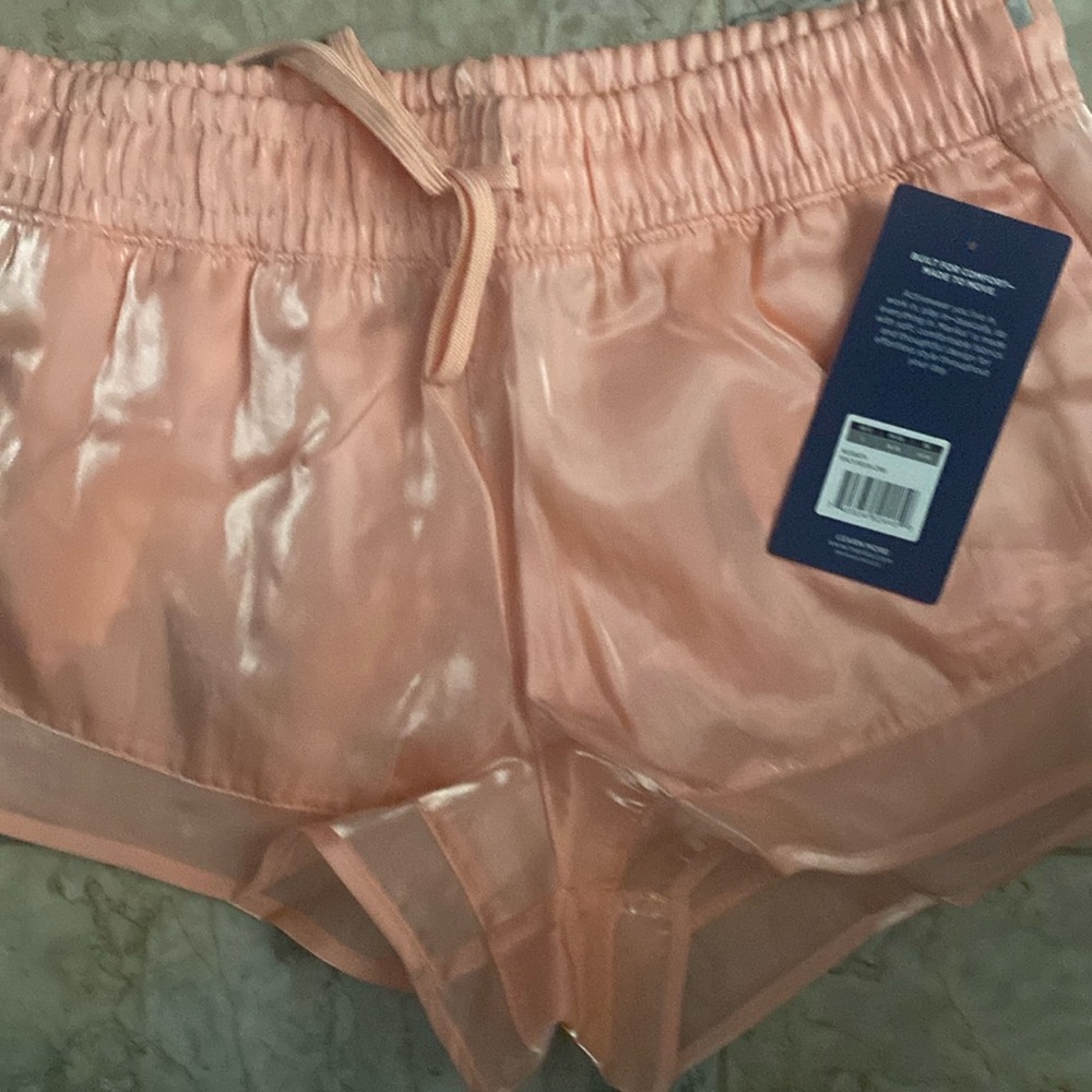 New Peach/Coral Cute Shorts! 🍑